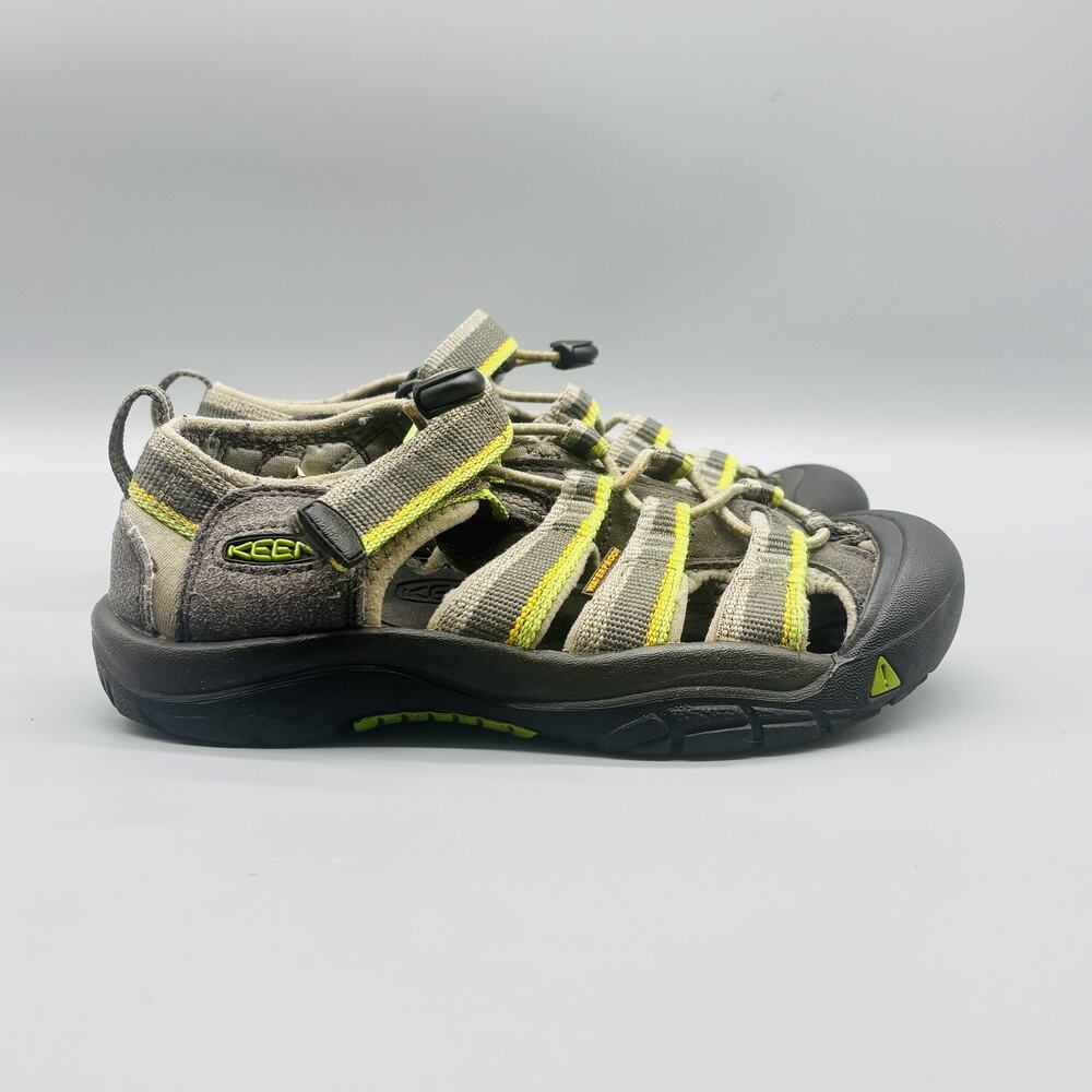 Keen Sandals Youth 2 Gray Lime Newport H2 Strappy Closed Toe Hiking Water Shoes